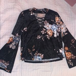 Cute velvet long sleeve top